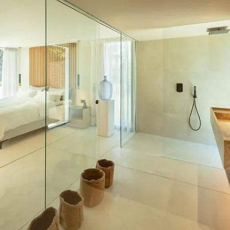 In Nueva Andalucia With Private Pool *
