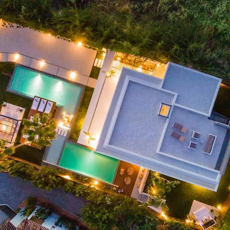 In Nueva Andalucia With Private Pool Villa Marbella