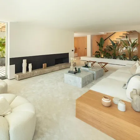In Nueva Andalucia With Private Pool *