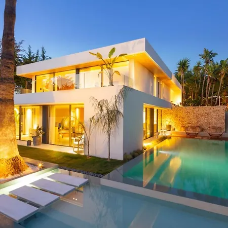 Villa In Nueva Andalucia With Private Pool Marbella